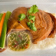 ไก่ต้มน้ำปลา น้ำจิ้มแซ่บเว่อร์ บางนา