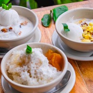 ขายหนม ซอยไฟแดงเสือเขี้ยวดาบ ถ.หลวงพ่อ