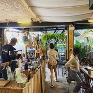 บรรยากาศ Konjohn coffee slowbar สาขาข้างสวนสัตว์เชียงใหม่