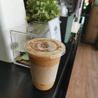 เมนูของร้าน Coffee Dee Sriayudhya หน้าร้าน