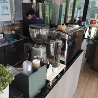 บรรยากาศ Coffee Dee Sriayudhya หน้าร้าน