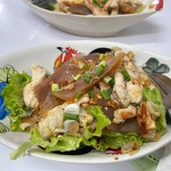 ร้านข้าวมีพุง