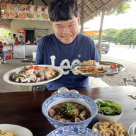 บรรยากาศ โอชา ก๋วยเตี๋ยวเรือ คลอง9