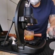 บรรยากาศ NN Coffee Slow Bar ตลาดถนอมมิตร