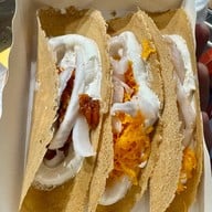 เมนูของร้าน ขนมเบื้องหวานผึ้งน้อย โชคชัย 4 ซอย 54