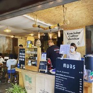 หน้าร้าน Konjohn coffee slowbar สาขาข้างสวนสัตว์เชียงใหม่