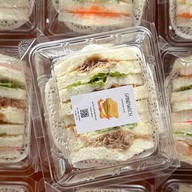 Happy Sandwich - แซนด์วิช สลัด