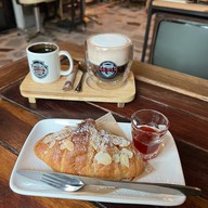 Mr.Dam Coffee at Kuiburi กุยบุรี