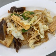 เมนูของร้าน ครัวเจ๊ง้อ Eathai Central Embassy