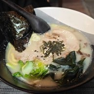 🍣 ราเมง ซูชิ ซาชิมิ แกงกะหรี่ แซลมอน ทูน่า ซาบะ 🍛 มินิบาร์ ราเมง - Minibar Ramen