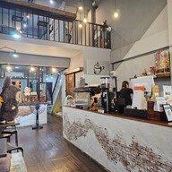 บรรยากาศ Charging cafe & Bakery