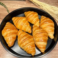 หน้าร้าน We Love Sweet ลาดหญ้า