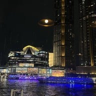 Osca & Blanco Bar and Restaurant