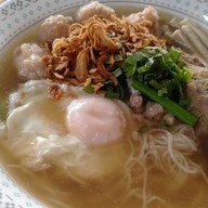 ก๋วยจั๊บญวนไทอุบล & อาหารตามสั่ง