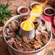 ดอกกระเจียวก๋วยเตี๋ยวแจ่วฮ้อน x อิ่มบะหมี่ (อาหารตามสั่ง) หนามแดง