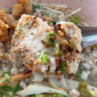 ก๋วยเตี๋ยวหมูบ้านบึง แม่จู