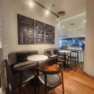 DEAN & DELUCA ออล ซีซั่นส์ เพลส