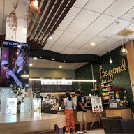 BEYOND CAFE (บียอนด์ คาเฟ่ กาแฟ เค้ก) สาขาสนามกีฬาเวสสุวรรณ