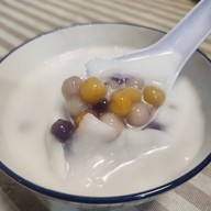 บัวลอยมะพร้าวอ่อน ร้านหน้าบ้าน ตลาดเตาปูน ฝั่งถนนประชาชื่น