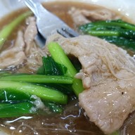 ราดหน้าพาราเมาท์ ยศเส ยศเส