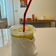 Ruby’s Juice Bar (น้ำผลไม้สกัดเย็นและกรีกโยเกิร์ต) - CP Tower 3 Phayathai