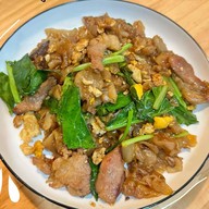 ครัวคุณต้อยกระเพรา🌶️พริกแห้งโบราน🍲🍱🥘 บ้านเอื้อสะพานขาวตึก 63 ห้อง 09เฟสเก่านะคะ