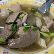 เจ๊จู ต้มเลือดหมู