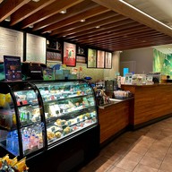 บรรยากาศ Starbucks เอ็มบีเค - เอส เอฟ ซีเนม่า ซิตี้