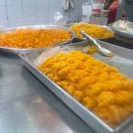 ขนมหวานตลาดพลูเจ้าเก่า (แม่เจ็ง) หน้าถนน