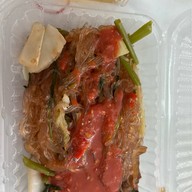 เตี๋ยวไก่ตุ๋นหมูตุ๋นตามสั่งแม่ใจ สาขาวงเวียน