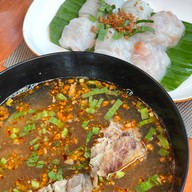 Park more ก๋วยเตี๋ยวปากหม้อ เจ้กบ