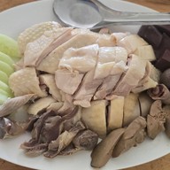 เมนูของร้าน ข้าวมันไก่โกหย่ง ไหหลำ สนามบิน