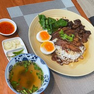 Park more ก๋วยเตี๋ยวปากหม้อ เจ้กบ