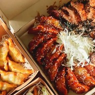 Stupid fries เกี๊ยวซ่า เฟรนฟราย ไก่ทอดเกาหลี สาขาโลตัส อมตะนคร โซน Food court ตรงข้ามMixue