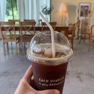 SUNNY RISE UP CAFE Pluakdaeng