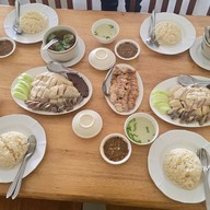 เมนูของร้าน ข้าวมันไก่โกหย่ง ไหหลำ สนามบิน