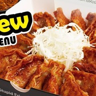 Stupid fries เกี๊ยวซ่า เฟรนฟราย ไก่ทอดเกาหลี สาขาโลตัส อมตะนคร โซน Food court ตรงข้ามMixue