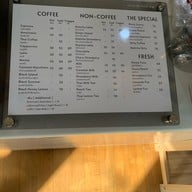 Lark Cafe ลาร์ค คาเฟ่ (กาแฟและเบเกอรี่) -