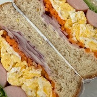 Holiday Kitchen แฟลตทหารเรือ แฟลต9