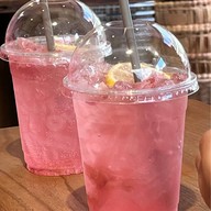 เฟิร์สเดทฟาร์ม The Circle Ratchaphruek