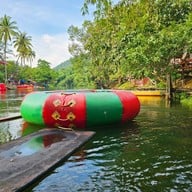 บ้านไม้ไร่เจริญ รีสอร์ทแก่งกระจาน