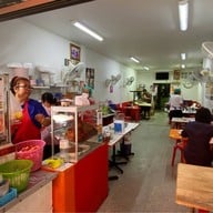 ส้มตำเจ๊แดงสามย่าน ต้นตำหรับ