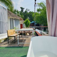 บ้านไม้ไร่เจริญ รีสอร์ทแก่งกระจาน