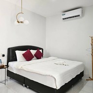 บ้านไม้ไร่เจริญ รีสอร์ทแก่งกระจาน