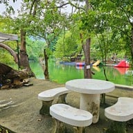 บ้านไม้ไร่เจริญ รีสอร์ทแก่งกระจาน