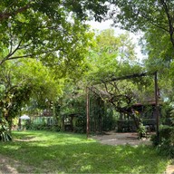 ภพ The Riverside Cafe