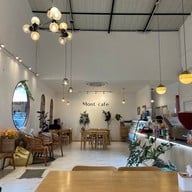 Mont Cafe & Restaurant พัฒนาการตัดใหม่
