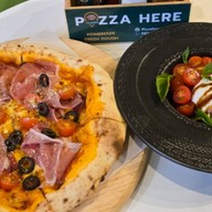 Pizza Here วันโอวันมาร์เก็ต