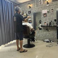 HANDSOME MAN BARBER SHOP