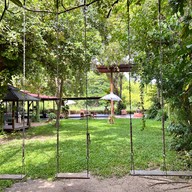 ภพ The Riverside Cafe